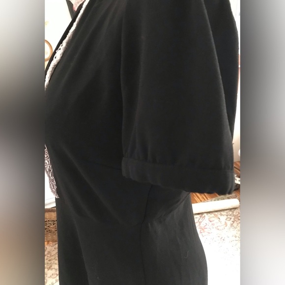 Cute Black Short Sleeve Dress with White Lace Zipper Size Large - Picture 8 of 8